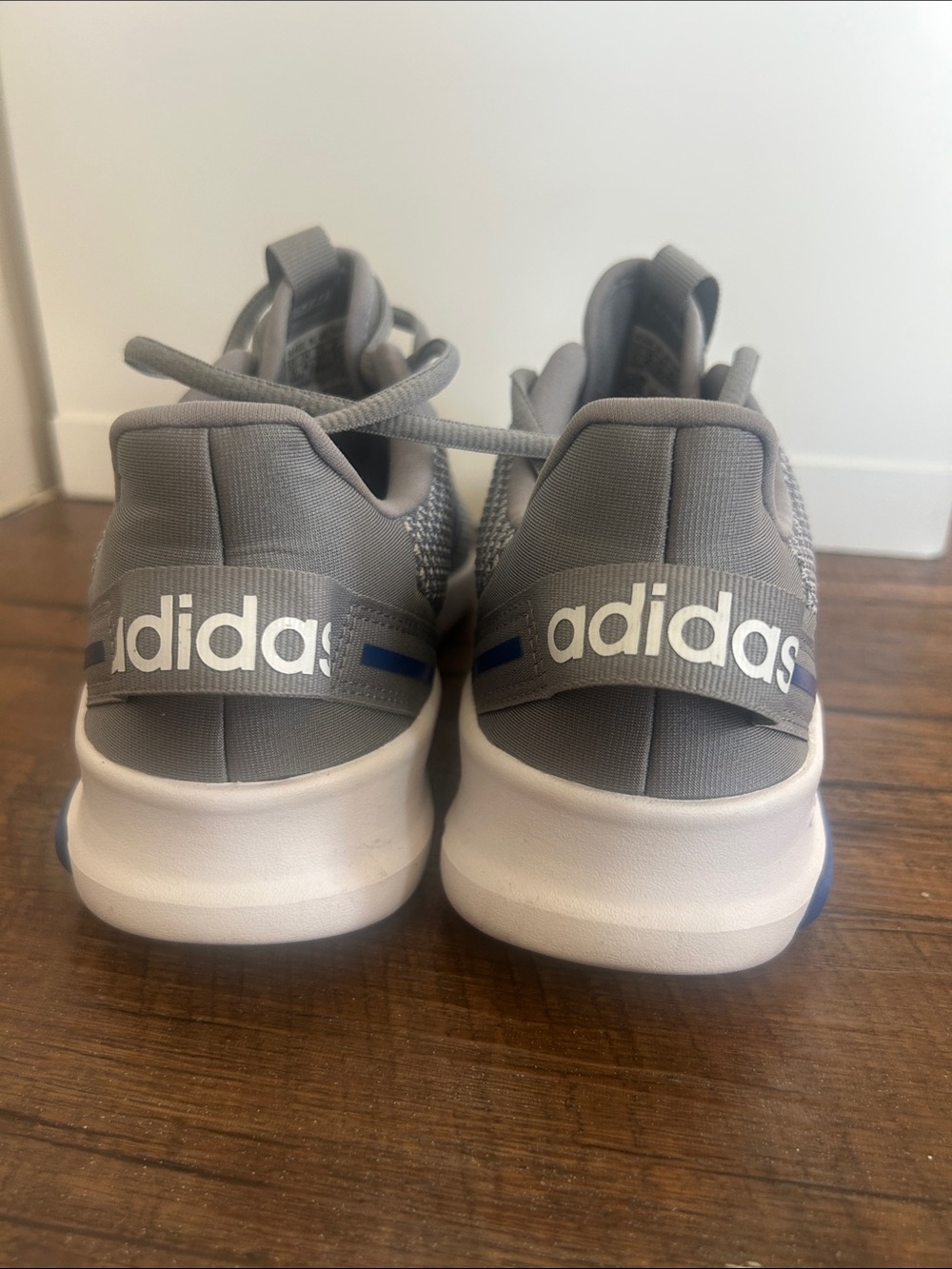 NEW adidas kids, men or women’s Gray Sneakers with Blue Stripes - Picture 4 of 13